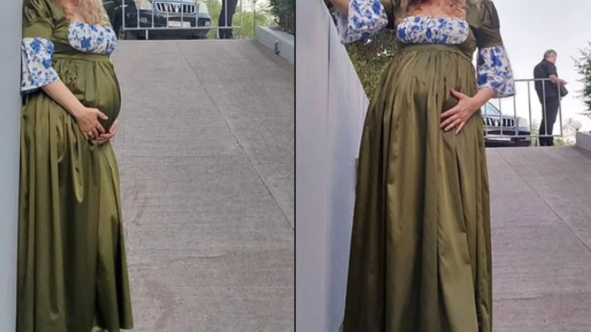 Έγκυος αγαπημένη Ελληνίδα τραγουδίστρια: «Τα δικά μου δε σας τα είπα αλλά χωριό που φαίνεται...» -  Οι πρώτες φωτογραφίες με φουσκωμένη κοιλίτσα