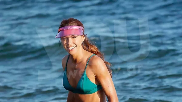 Ειρήνη Παπαδοπούλου: Με μικροσκοπικό μπικίνι σε παραλία της Βούλας - Αποκλειστικές φωτογραφίες