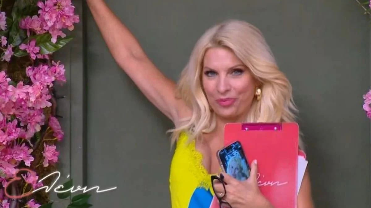 Με αμείωτο κέφι και έντονη διάθεση - Ο ξέφρενος χορός της Ελένης Μενεγάκη στο καμαρίνι του MEGA πριν το φινάλε