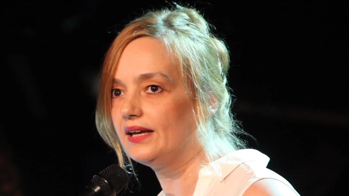 Λένα Κιτσοπούλου: «Προσπάθησα να φτιάξω μια...» - Η απάντηση της για τις Σφήκες