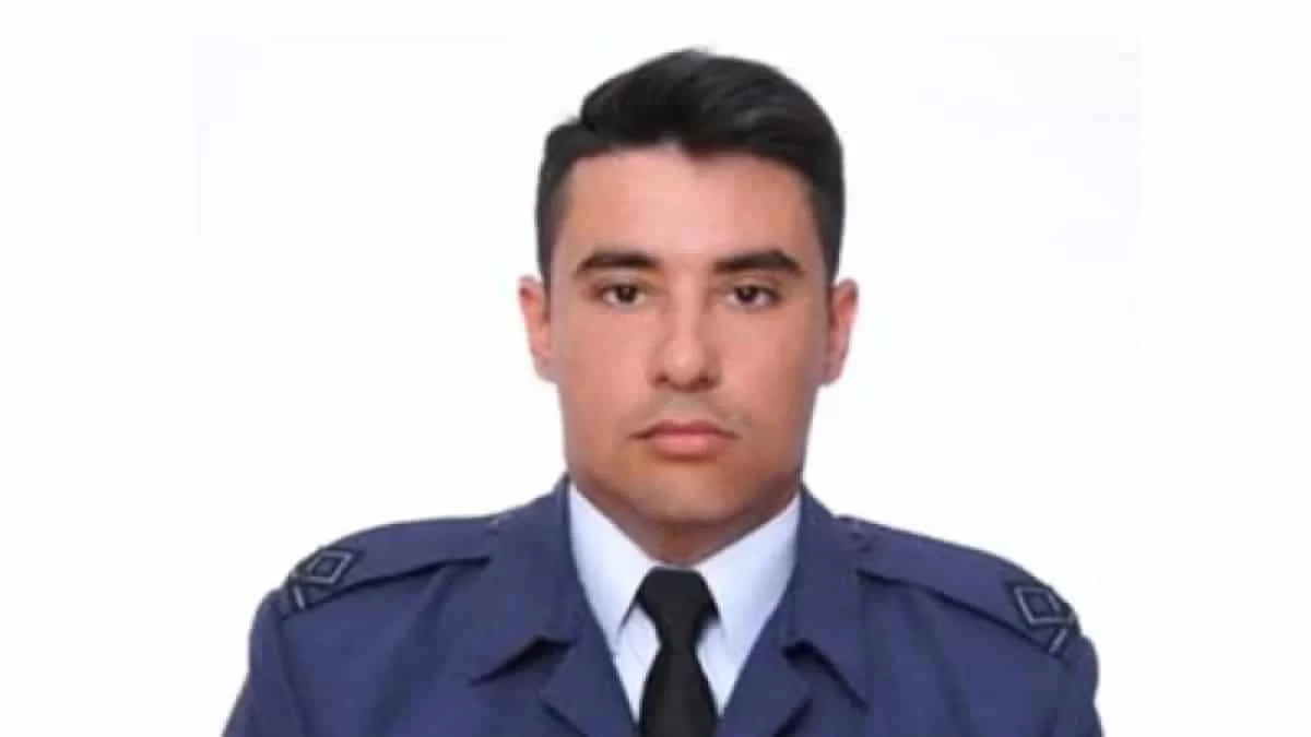 Πτώση Canadair: «Κάτω από το σπίτι της οικογένειας του 27χρονου βρίσκονται..» - Τραγική φιγούρα οι γονείς του Περικλή Στεφανίδη