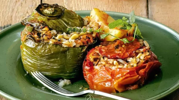 Παραδοσιακά γεμιστά της Αργυρώς - Όλα τα μυστικά για το πιο ωραίο λαδερό φαγητό του καλοκαιριού