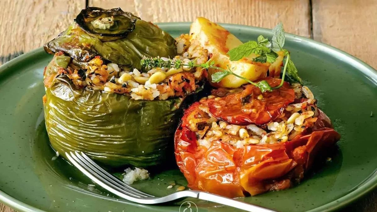Παραδοσιακά γεμιστά της Αργυρώς - Όλα τα μυστικά για το πιο ωραίο λαδερό φαγητό του καλοκαιριού