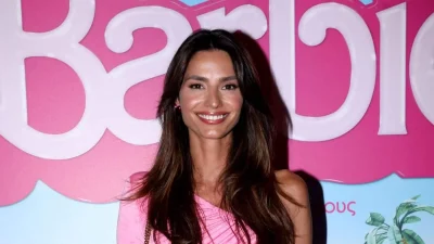 Πρεμιέρα Barbie: Σαν πορσελάνινη μελαχρινή κούκλα η Ηλιάνα Παπαγεωργίου - Τι φόρεσε