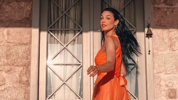 Ανησυχία με τη φωτογραφία της Ιωάννας Τριανταφυλλίδου - Το σημάδι στο πόδι της που προκάλεσε αντιδράσεις