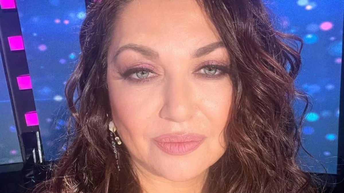 Ακομπλεξάριστη η Καίτη Γαρμπή - Φωτογραφίζεται άφαβη στα 62 της χρόνια