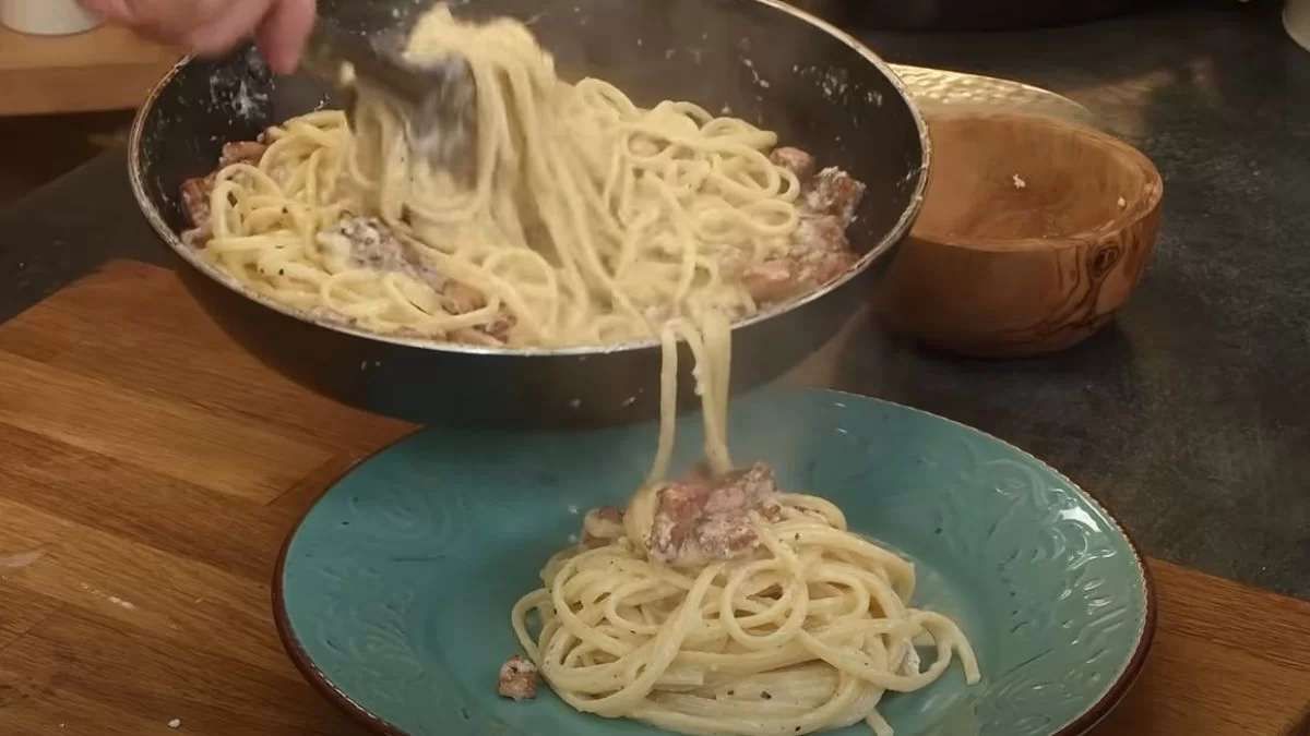 Καρμπονάρα: Το συστατικό που πρέπει να σταματήσεις να βάζεις - Μετά θα σου βγαίνει τέλεια