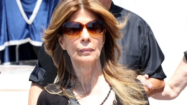 «Ο Θεός να τον αναπαύσει Παναγία μου...» - Βυθισμένη στη θλίψη η Κατερίνα Στανίση