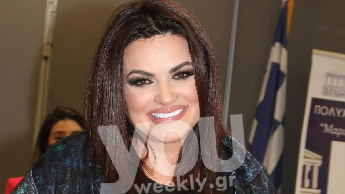 Μπραζίλ και ολόσωμο - Έβαλε ''φωτιές'' η Δήμητρα Κατσαφάδου με το πολύχρωμο μαγιό και την πόζα της