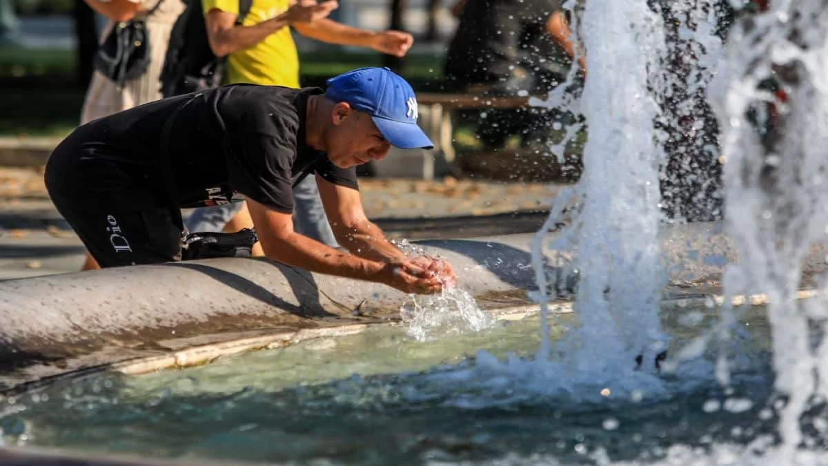 Χαμός στο Twitter: Έγινε Σαχάρα η Λάρισα - «Όχι ότι ζεσταινόμαστε αλλά είδα ένα κουνούπι με ιδρώτα»