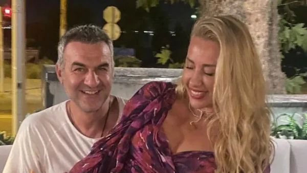 Ανανεωμένη με κροπ τοπ και αθλητική φόρμα - Χαμογελαστή η Μαστροκώστα στην αγκαλιά του Τραϊανού Δέλλα