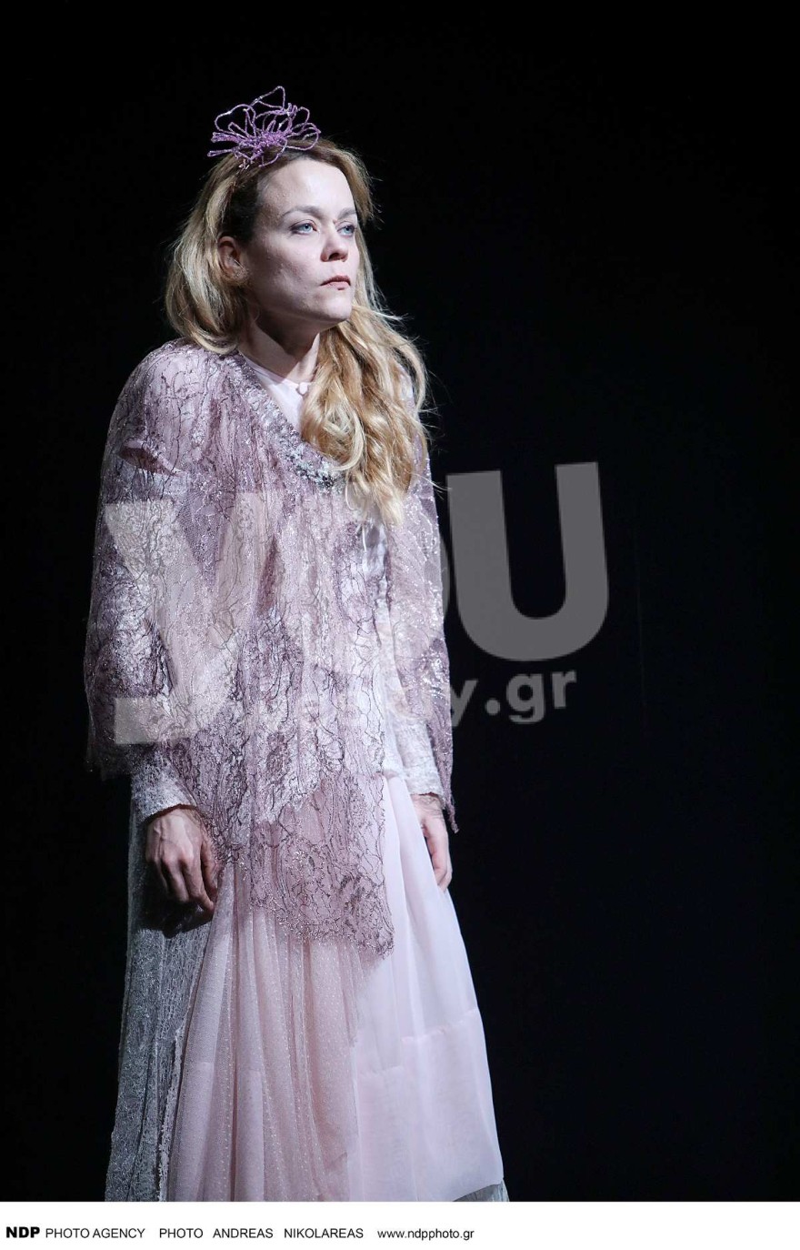 Λένα Παπαληγούρα