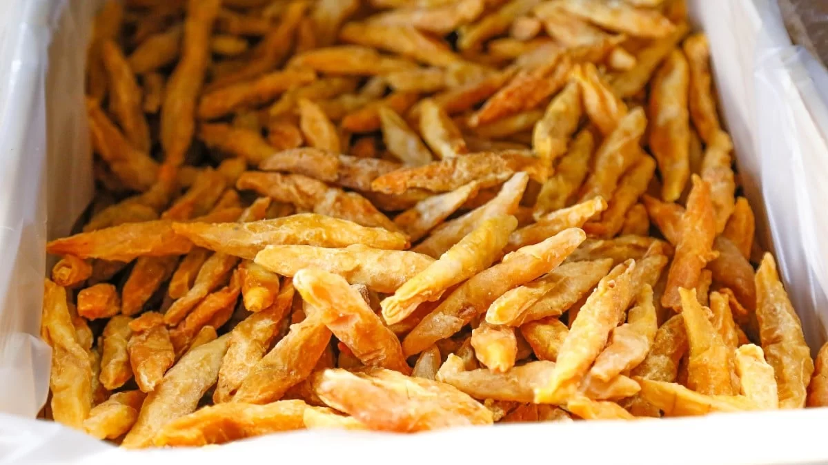 Πατάτες τηγανητές: Τα 6 λάθη που κάνετε και σας βγαίνουν αντί τραγανές σαν μουλιασμένες στο λάδι