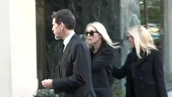 Δεν φτάνουν ούτε 10 μισθοί για ένα τετραγωνικό τους μέτρο - Πόσο κοστίζουν τα σπίτια που αναζητούν ο Παύλος και η Μαρί Σαντάλ στην Αθήνα