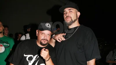 Αγνώριστος 87 κιλά μείον & χωρίς το μουστάκι «σύμβολο» - Πώς είναι και με τι ασχολείται σήμερα ο Πρύτανης των Ημισκούμπρια