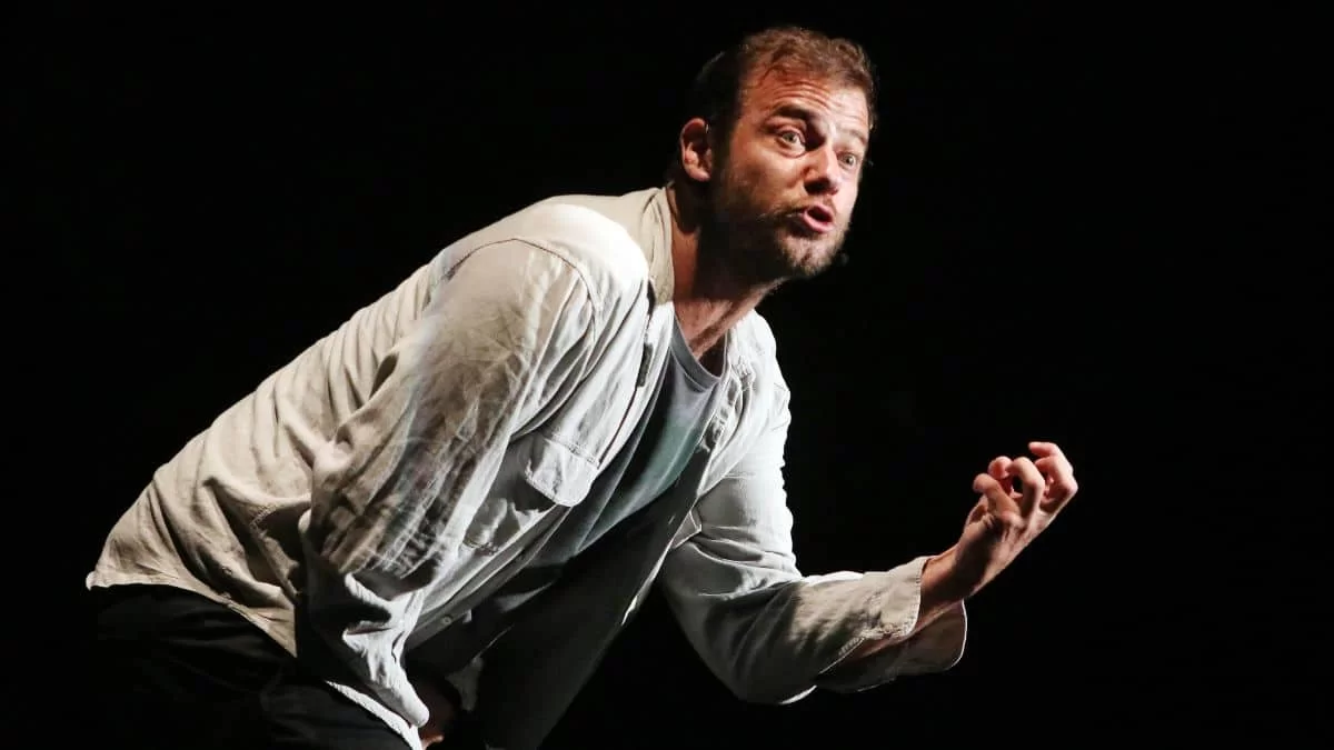 «Άντε μοσχάρια! Μην κάνετε τα παιδιά σαν τα μούτρα σας» - Έξαλλος ο Ορέστης Τζιόβας με περιστατικό σε γνωστή παραλία