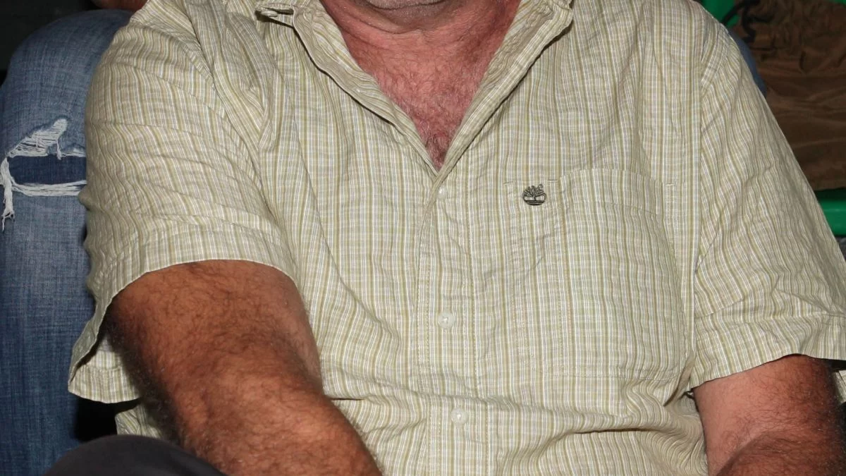 «Κρίμα!» - Θύελλα αντιδράσεων με την φωτογραφία γνωστού Έλληνα ηθοποιού με το γκαζάκι στο δάσος