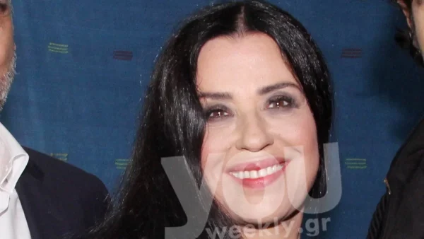 Στην αγκαλιά του καλού της με θέα το απέραντο γαλάζιο - Σε φάση διακοπών η Τζομπανάκη μετά το τέλος του Σασμού