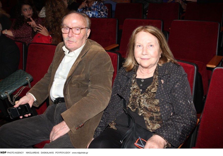 Ντίνος Καρύδης: Σπάνια φωτογραφία από τον γάμο του το 1969 - Η γυναίκα του και γνωστή ηθοποιός στο κομψό νυφικό της