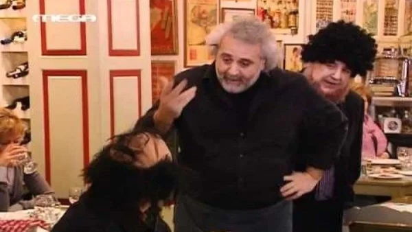 Έκανε θραύση ως ο "Βασίλης" του περίφημου τσιπουράδικου στο 50-50: Αλλαγμένος με μακριά μούσια και γυαλιά σήμερα ο Θωμόπουλος