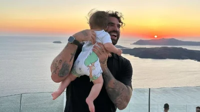 Ο Δημήτρης Αλεξάνδρου με τον γιο του