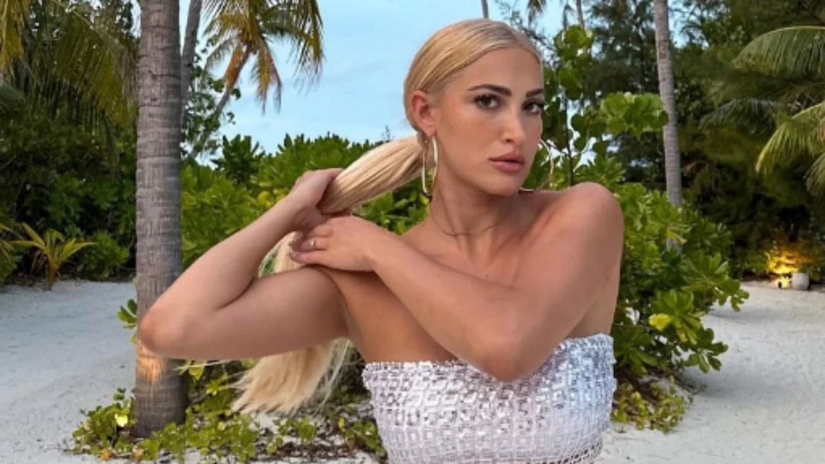 Στις όχθες εξωτικής παραλίας των Μαλδίβων - Χάζευαν το ηλιοβασίλεμα Τούνη, Αλεξάνδρου και Νουνίτο