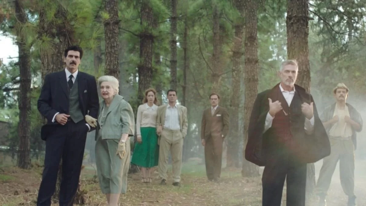 Έρωτας Φυγάς: Προδοσία! Βγαίνει με την ερωμένη του νεκρού πατέρα του μπροστά στα μάτια της μάνας του