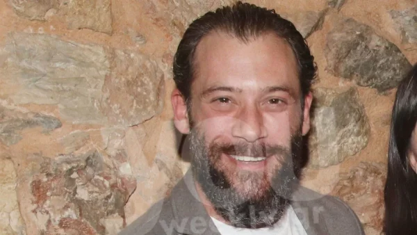 Με πολύ μακριά μαλλιά και boho στυλ - Σπάνια φωτογραφία με την αδερφή του Αντίνοου Αλμπάνη