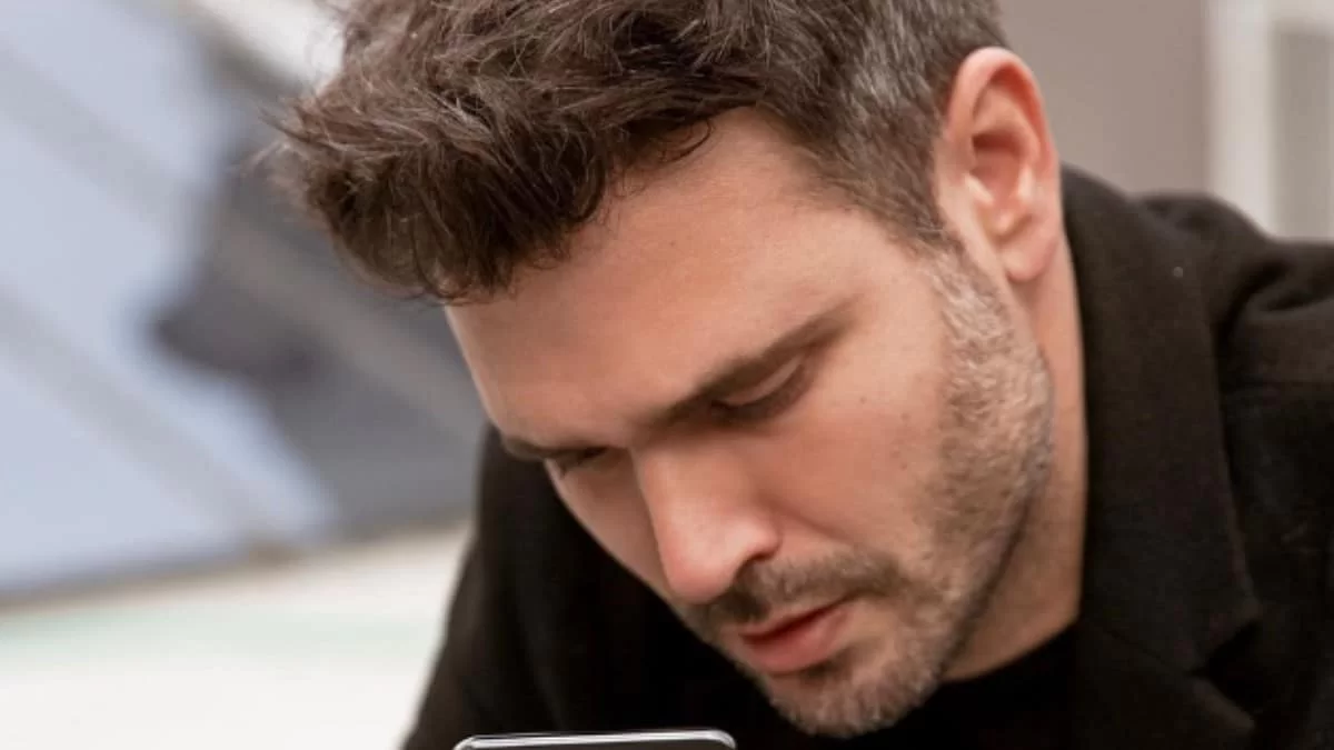 Προκάλεσε αναστάτωση με την ημίγυμνη φωτογραφία του ο Μιχάλης Λεβεντογιάννης - Χωρίς μπλούζα σε μοναδική θέα