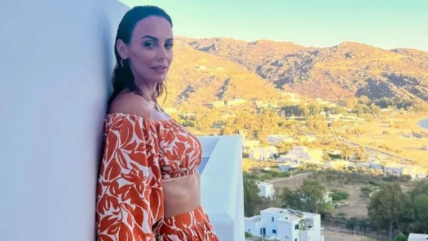 Οικογενειακές διακοπές στις Κυκλάδες για Μαγγίρα & Μάζη - Ολόκληρα κορίτσια οι κόρες τους, Ελπινίκη και Αντριάνα