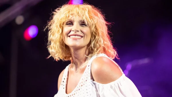 «Όμως υπάρχεις εσύ! Σε βλέπω από την σκηνή, ή δίπλα μου» - Η γεμάτη νόημα ανάρτηση της Ελεωνόρας Ζουγανέλη από έξοδο της