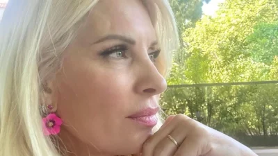 Σύμβολο της αγάπης, του πλούτου και της ευτυχίας - Το φυτό που έχει στο σπίτι της στην Αθήνα και στο ξενοδοχείο της στην Άνδρο η Μενεγάκη