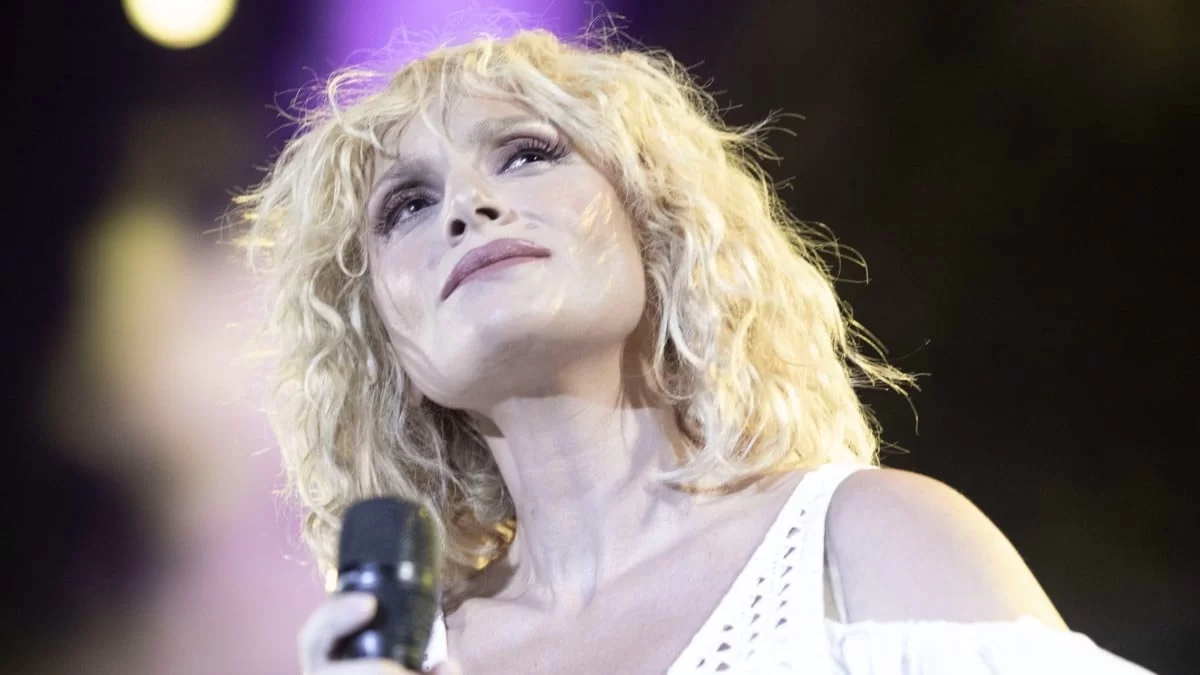 Με κοντό σορτσάκι και χωρίς ίχνος μακιγιάζ - Η Ελεωνόρα Ζουγανέλη μας έδειξε τις ατέλειες στα πόδια της