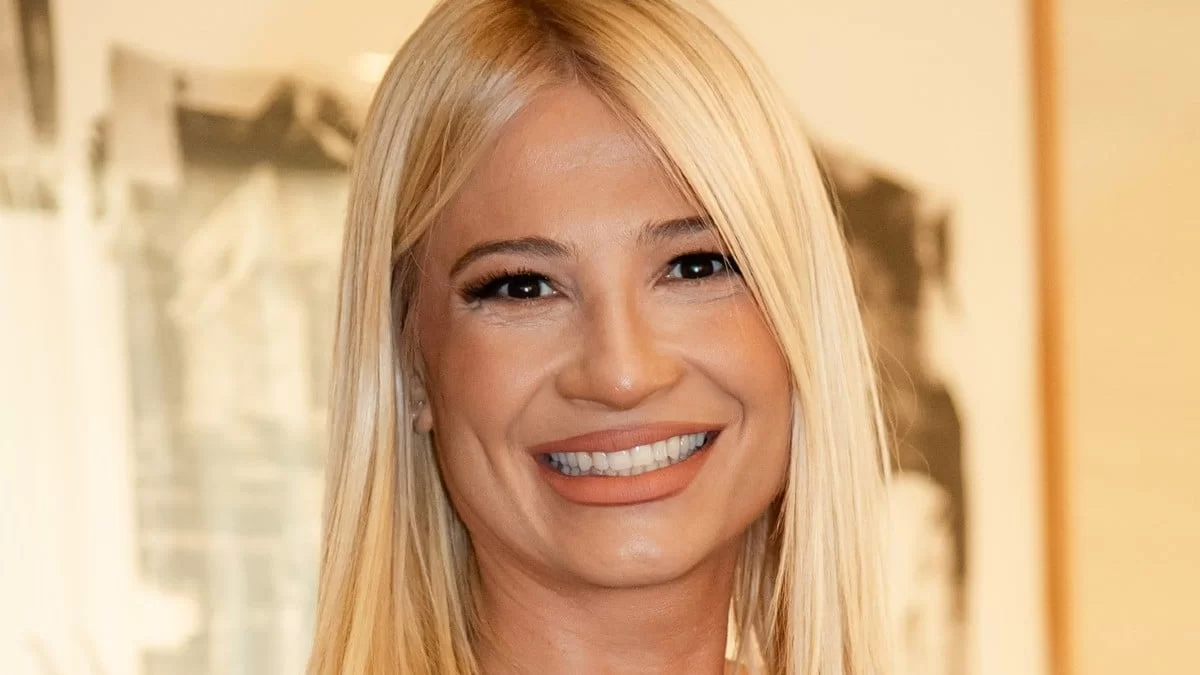 Η Φαίη Σκορδά με chic & elegant beauty look που όλες θέλουμε να αντιγράψουμε τώρα!