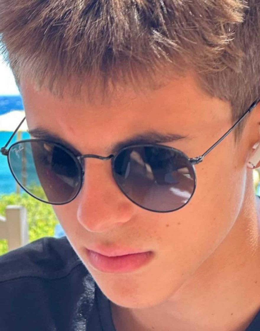 Νίκος Χατζηνικολάου μικρός γιος