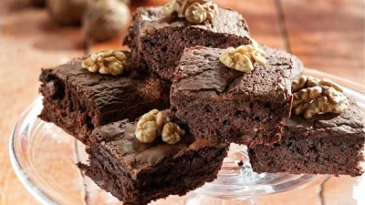 Για Vegan και όσους κάνουν δίαιτα - Υγιεινό γλυκό ψυγείου με σοκολάτα χωρίς ζάχαρη, αυγά & γαλακτοκομικά