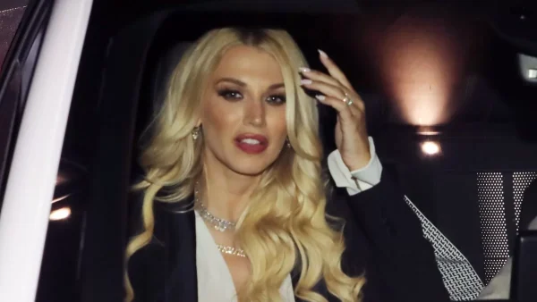 Χαλασμός κάτω από την ανάρτηση της Κωνσταντίνας Σπυροπούλου με το νεογέννητο γιο της - Η φωτογραφία τους έφερε πολλά σχόλια