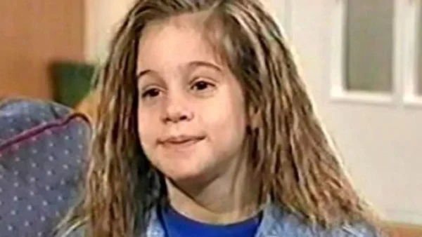 Παράτησε την υποκριτική και ασχολείται με την πολιτική - Η νέα εικόνα της μικρής Κορίνας από το «Πάτερ Ημών» στα 38 της