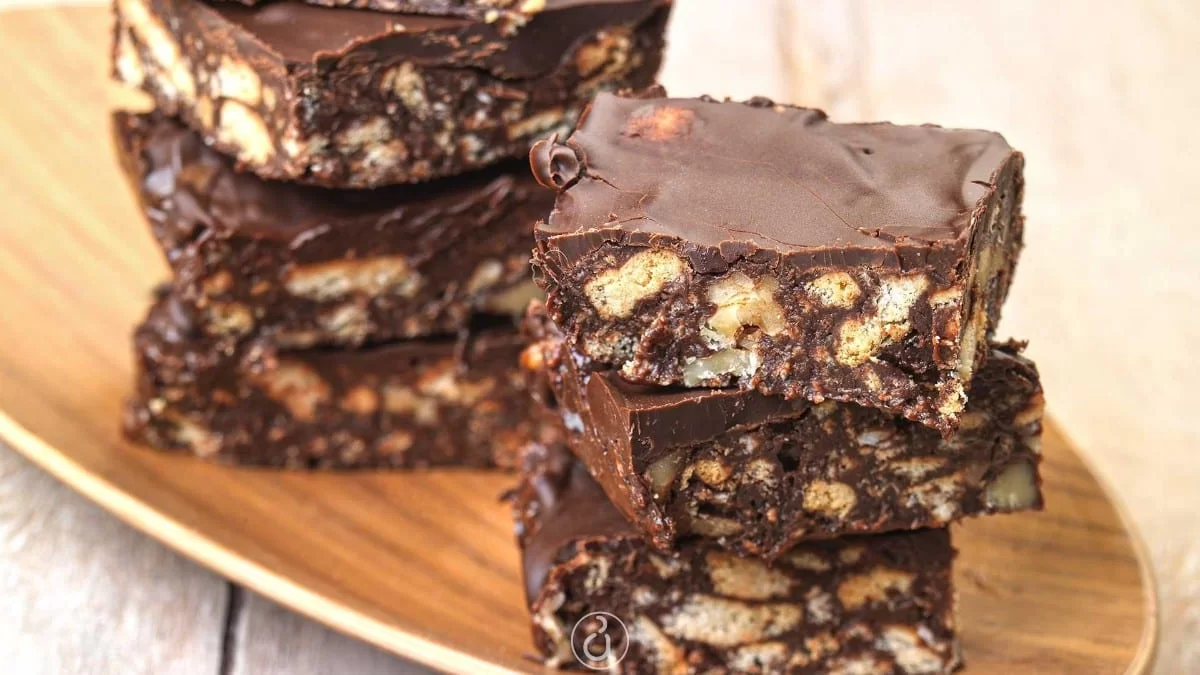 Έτοιμος μέσα σε 10 λεπτά - Στο πι και φι ο πιο λαχταριστός κορμός μωσαϊκό ψυγείου