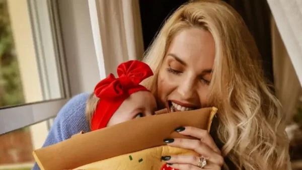 «Θα σε φροντίζω μέχρι να κλείσω τα μάτια μου!» - Στιγμές ευτυχίας για την Μαντώ Γαστεράτου