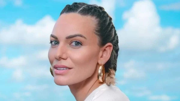 Η πρώτη ολόσωμη φωτογραφία της Ιωάννας Μαλέσκου με μαγιό - 3 μήνες μετά τη γέννηση της κόρης της