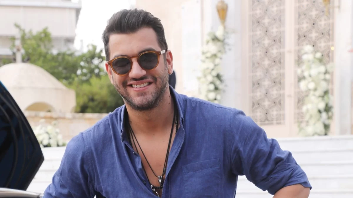 Μελαχρινή καλλονή με αναλογίες μοντέλου - Αυτή είναι η κούκλα σύντροφος του Μάνου Ιωάννου