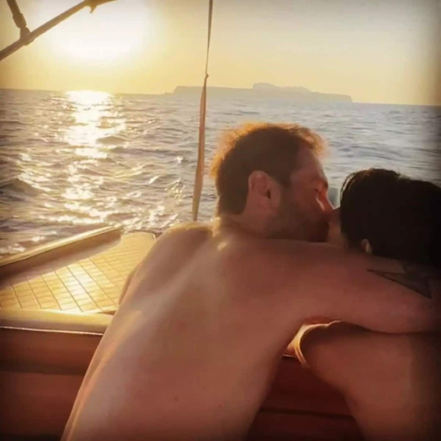 Άννα Μπεζάν Δημήτρης Παππάς φιλί