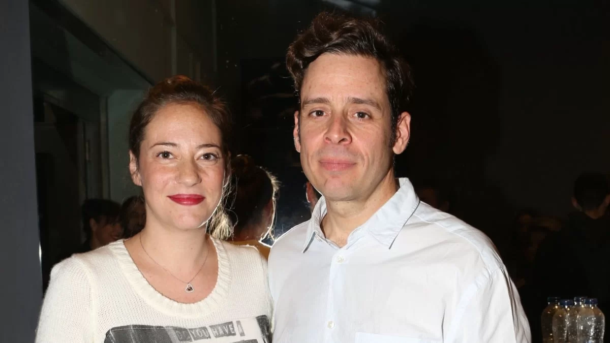 Με μαύρο μπικίνι, άβαφη και το παιδάκι της αγκαλιά - Σπάνια φωτογραφία της Αλεξάνδρας Ούστα με το γιο της