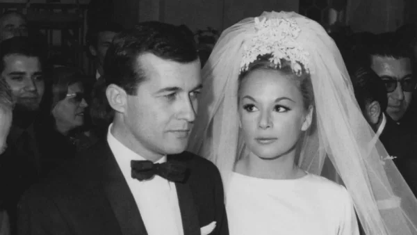 19 χρόνια μετά τον θάνατο του Δημήτρη Παπαμιχαήλ: Διέρρευσε φωτογραφία από τη μέρα του γάμου του με την Αλίκη Βουγιουκλάκη