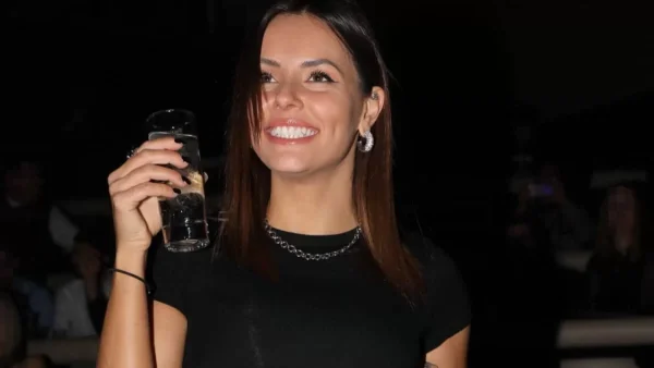 «Μου έχουν πει να στείλω τις πατούσες μου! Το έχω σκεφτεί, θα είχα βγάλει τουλάχιστον...»  - Τα άβολα μηνύματα που δέχεται η Σοφιάνα Αβραμάκη