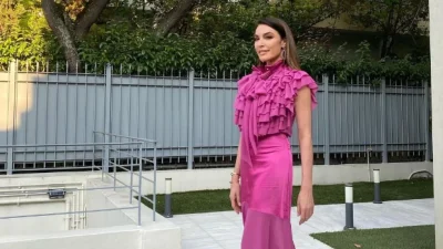 Αν είστε ανύπαντροι βάλτε το οπωσδήποτε στο κομοδίνο σας! Αν σας το δώσει ο σύντροφός σας σημαίνει... - Το φυτό που έχει στη μονοκατοικία της η Τατιάνα Στεφανίδου