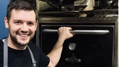 Έκλεψε τα βλέμματα η σύζυγός του με το λιτό νυφικό της - Παντρεύτηκε ο νικητής του MasterChef, Τιμολέων Διαμαντής