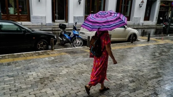 Καιρός (13/8): Πρόσκαιρες βροχές κυρίως το απόγευμα - Πόσο θα ανέβει η θερμοκρασία σήμερα