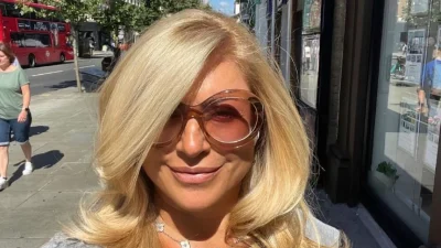 Χριστίνα Πολίτη: Ο γιος της από τον πρώτο γάμο αποφοίτησε στο Λονδίνο - Έχουν ίδιο χαμόγελο και μάτια με το Νίκο